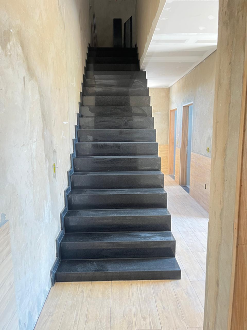 Escada de Mármore Travertino Romano